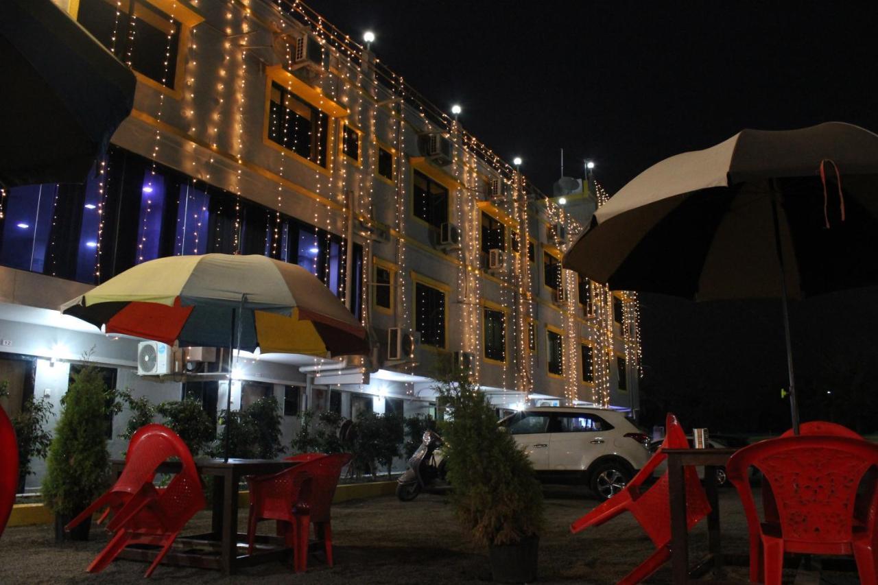 Hotel Silver Resort Daman Εξωτερικό φωτογραφία